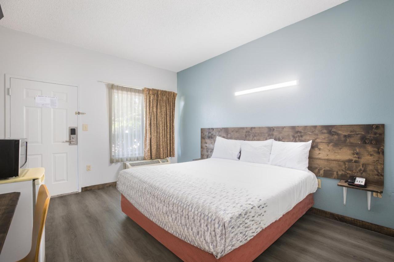 Americas Best Value Inn Stockbridge Bilik gambar